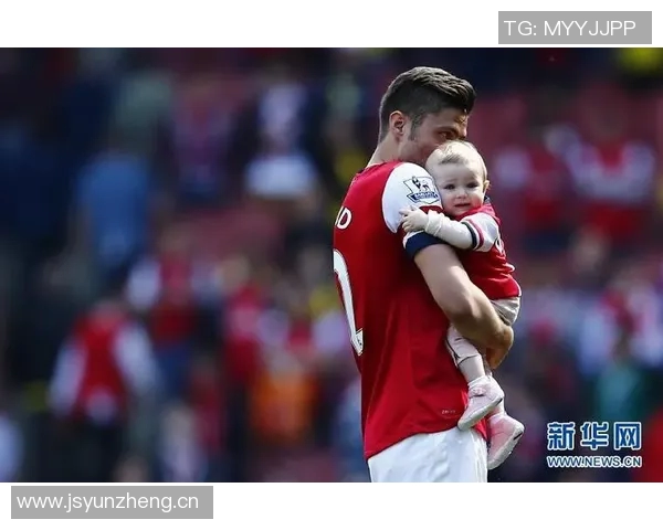 硬汉父爱显露 斯图尔特社交媒体展示萌娃背影