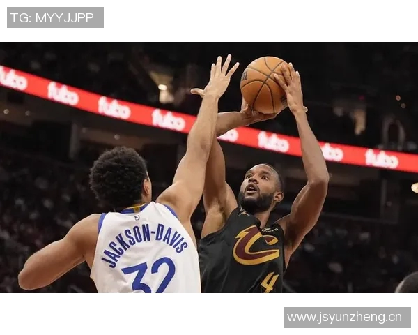 骑士主帅宣布:鲍尔今日首发登场,但时间限制持续 骑士主帅宣布:鲍尔今日首发登场,但时间限制持续